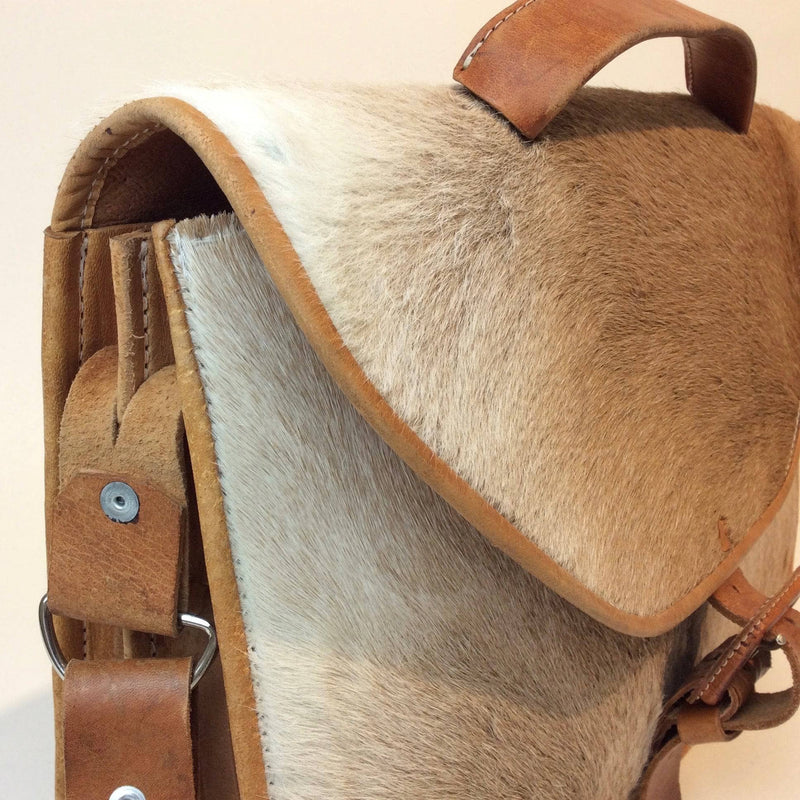 Side Close-Up of Vintage Leather and Horse Hair Messenger Bag, sold by bohemevintage.com Montréal