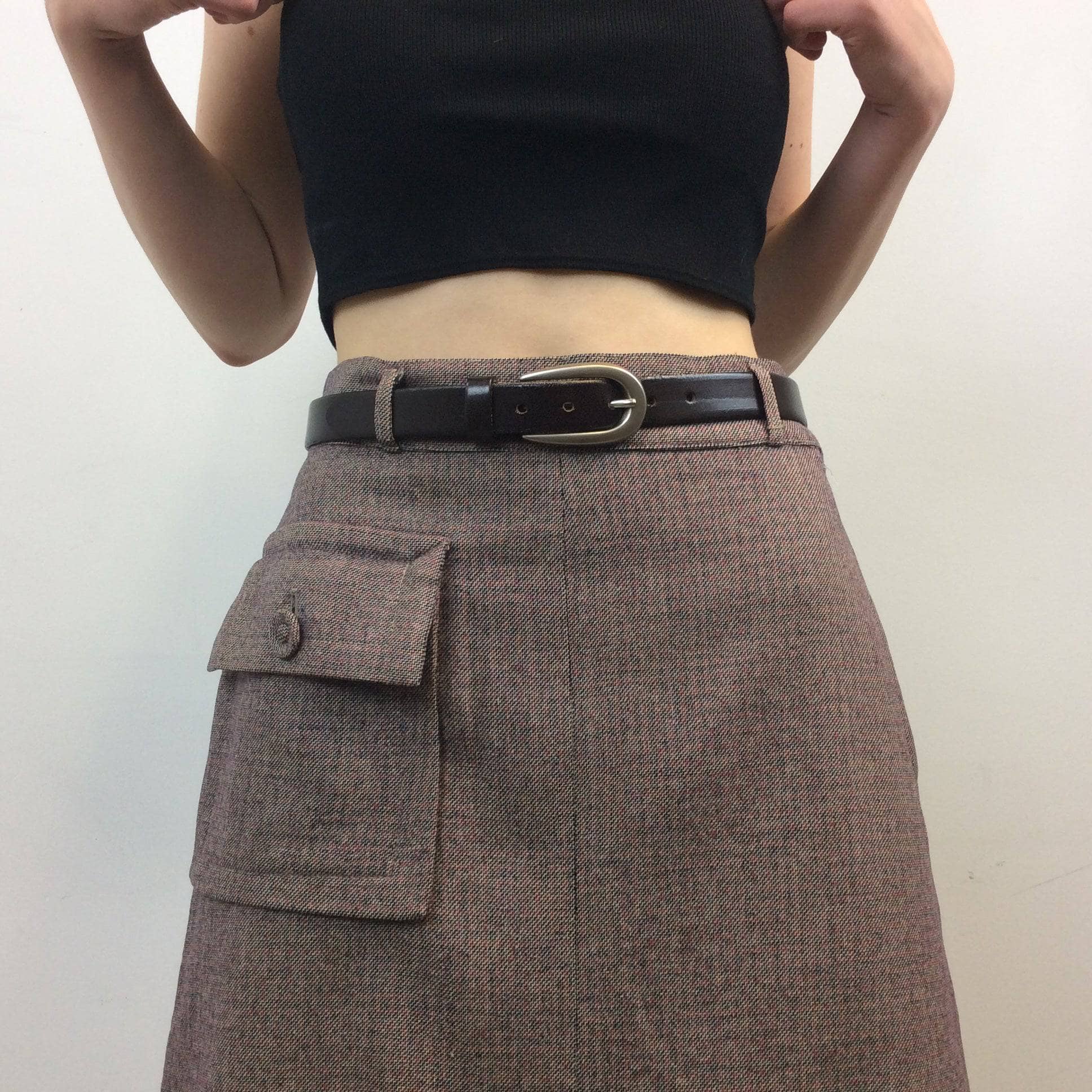 Close up view of 1940s A-line Midi Wool Skirt Size Small sold by bohemevintage.com Montreal