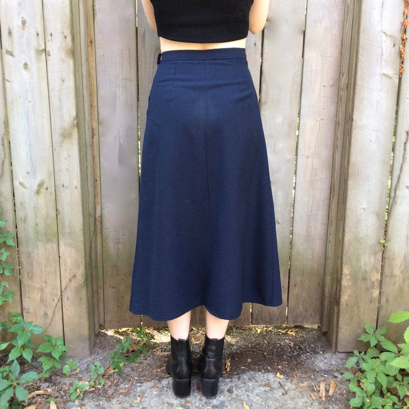 Back view of 1940s Navy lightweight wool midi skirt size Small sold by bohemevintage.com Montréal