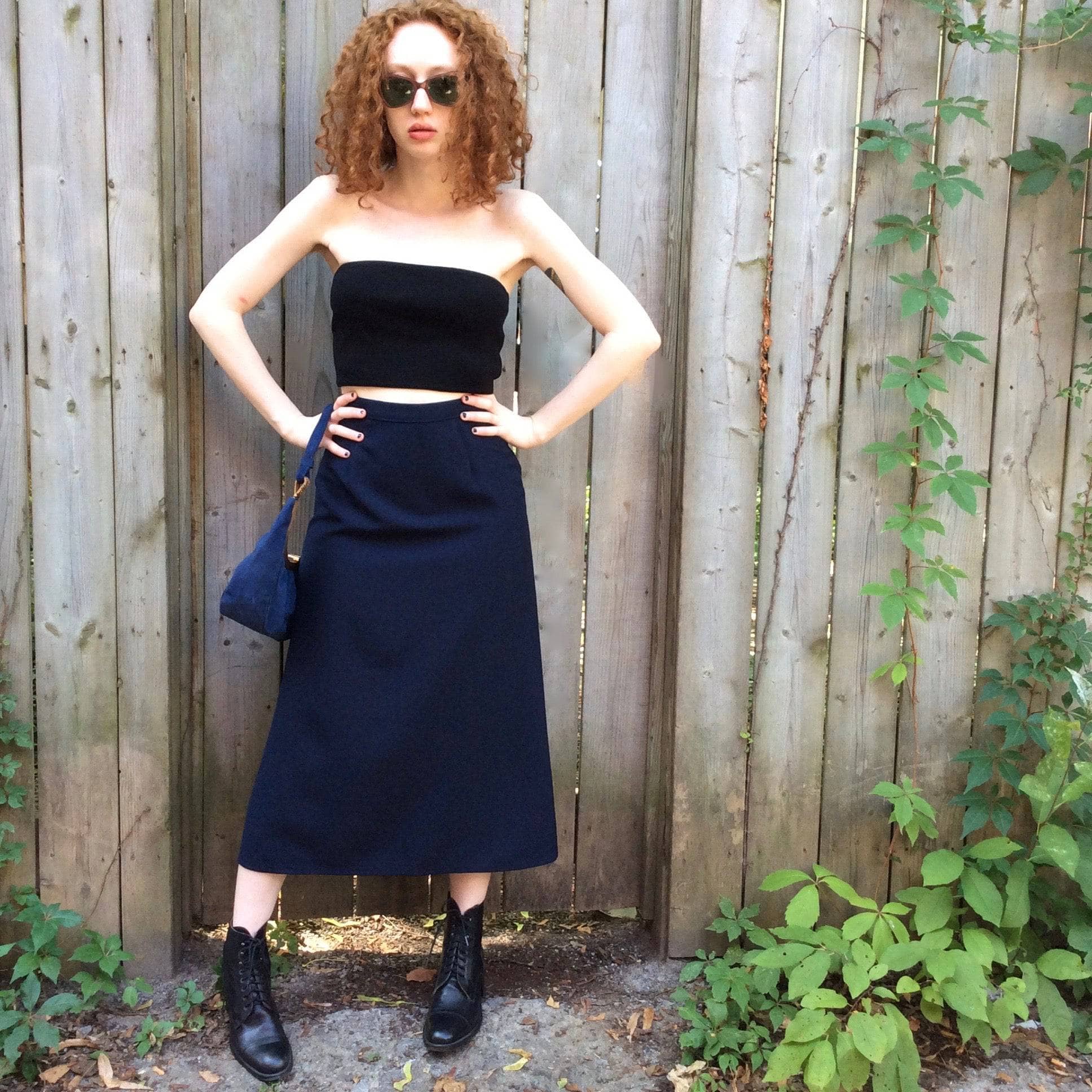 1940s Navy lightweight wool midi skirt size Small sold by bohemevintage.com Montréal